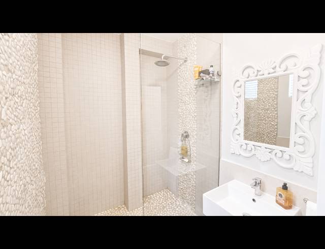 4 BEDROOM APARTMENT FOR SALE IN ESSENWOOD